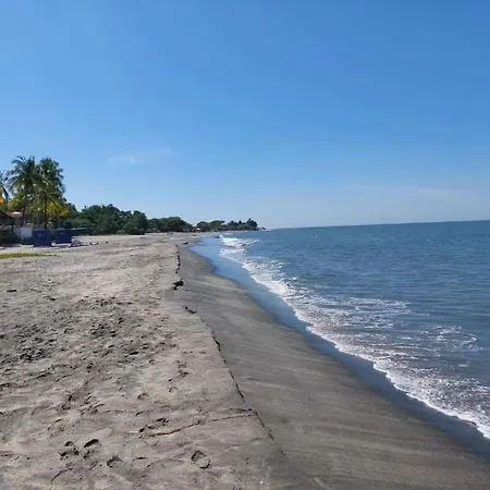 Beach House Albergue